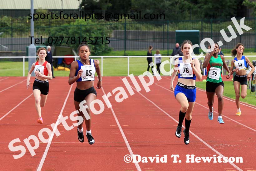 Girls under-13s 200 metres, 2023 Northern Under-13s, Under-15s and Under-17s, Middlesbrough.  Photo: David T. Hewitson/Sports for All Pics